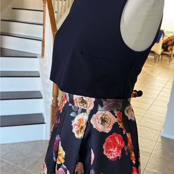 Floral Navy Maxi Skirt - Picture 4 of 5